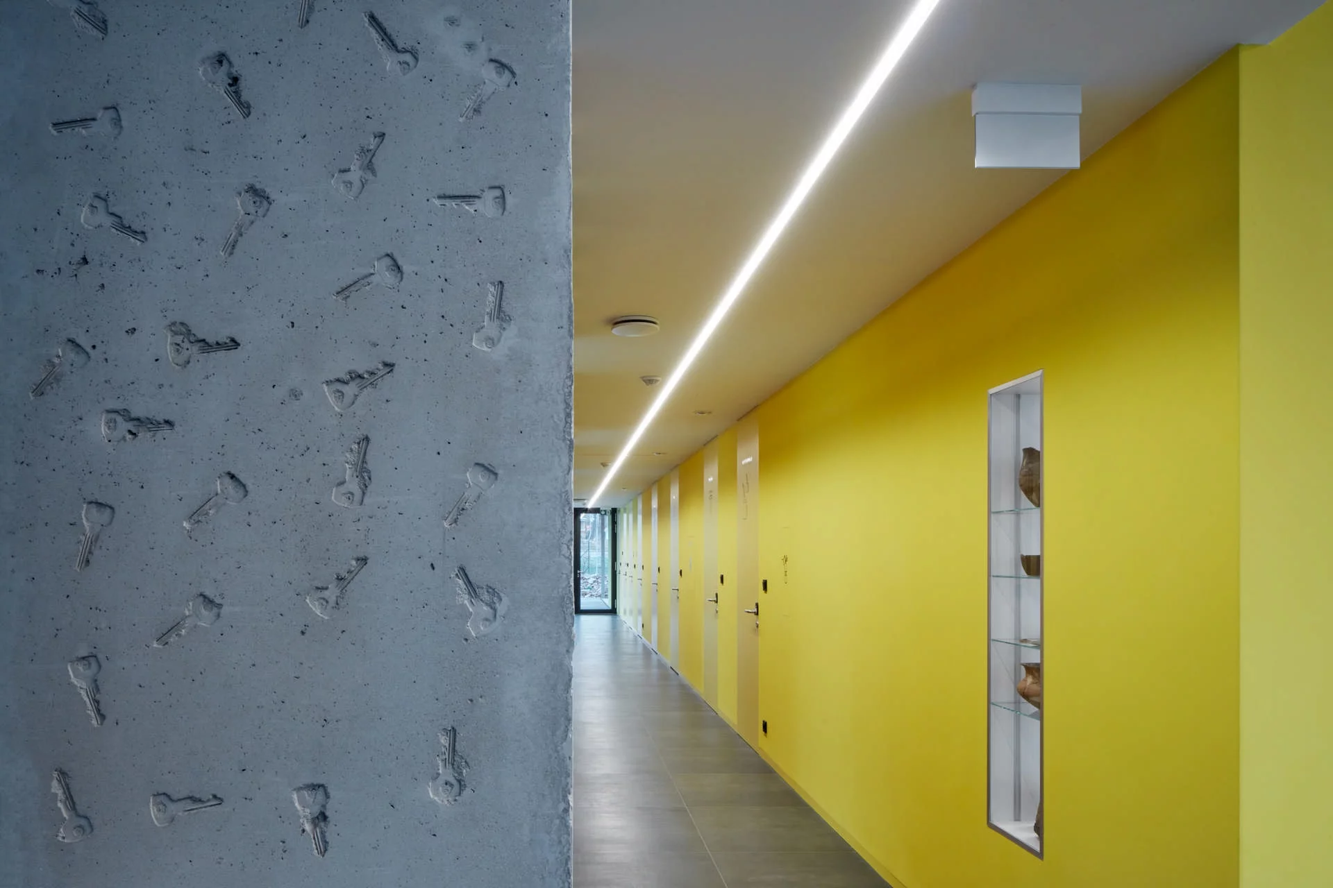 Dvorak architekti Hala EVVA 15 DORSIS s.r.o. - dveře a skryté zárubně - informace o skrytých zárubních vyráběných českou firmou DORSIS s.r.o.
