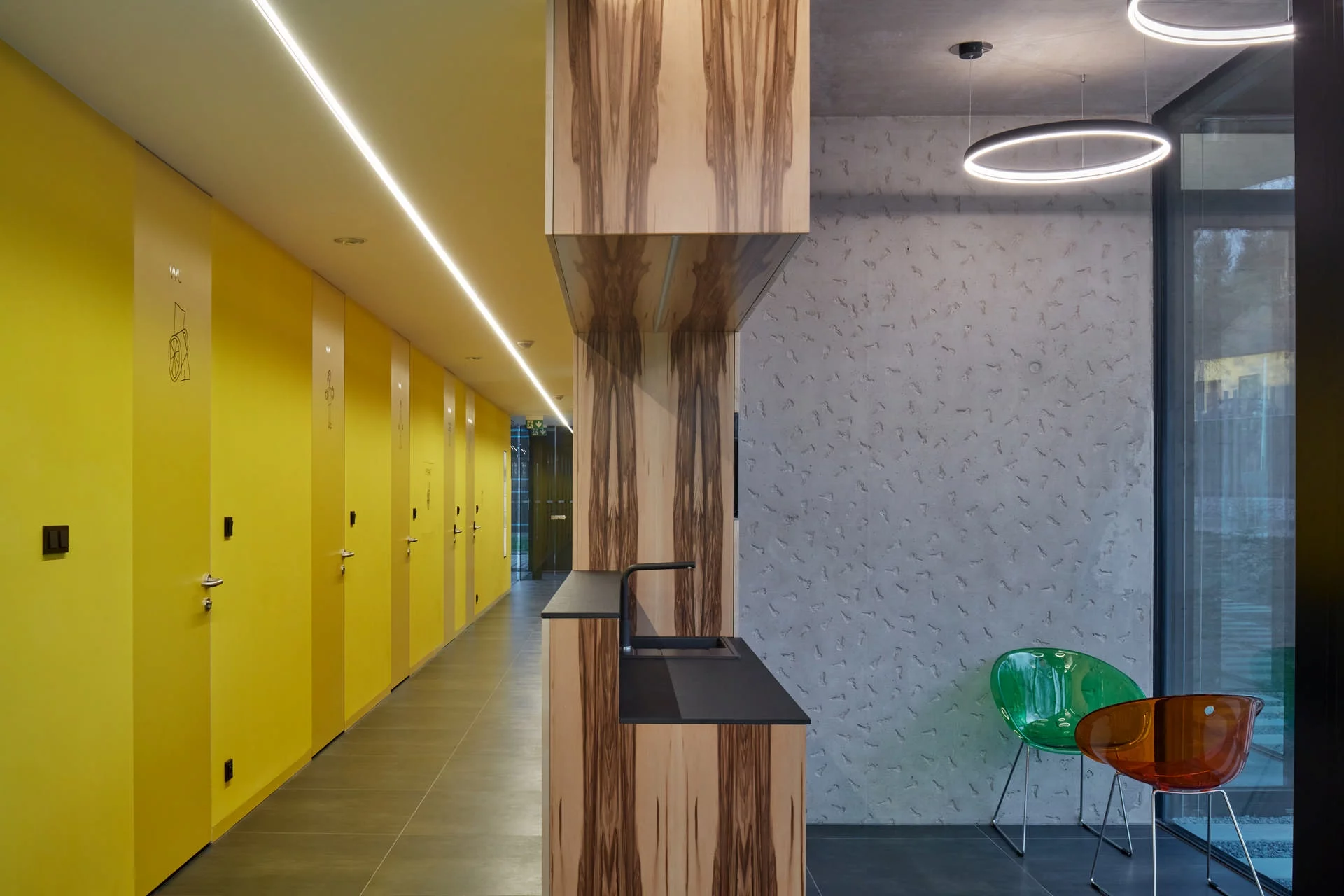 Dvorak architekti Hala EVVA 33 DORSIS s.r.o. - dveře a skryté zárubně - informace o skrytých zárubních vyráběných českou firmou DORSIS s.r.o.
